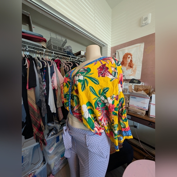 Freemarket By Flying Tomato Floral V-Neck Yellow Ceoo Too Size Large - Picture 9 of 11